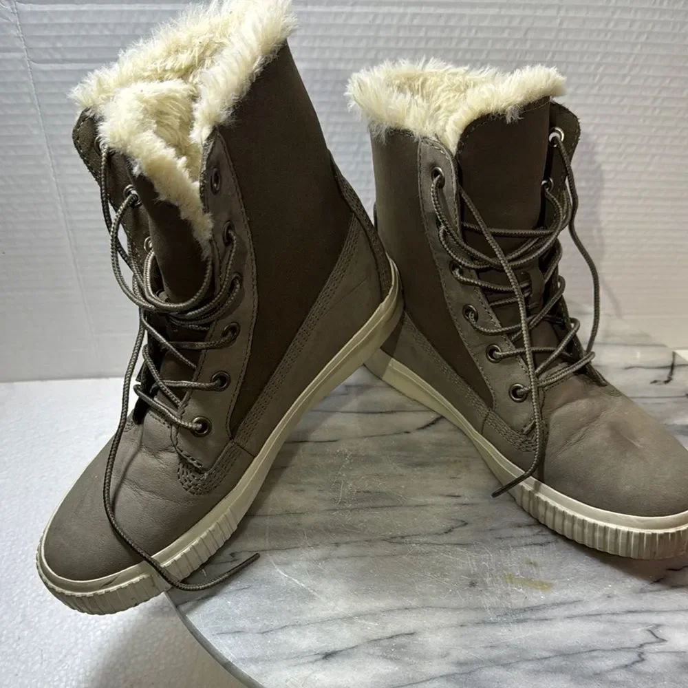 Timberland Brown Winter Boots with Fur Lining